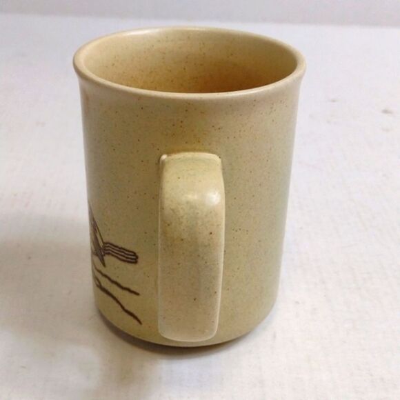 Vintage Coffee Mug Beige Robin Red Breast Pattern Cameron Korea - Picture 7 of 8